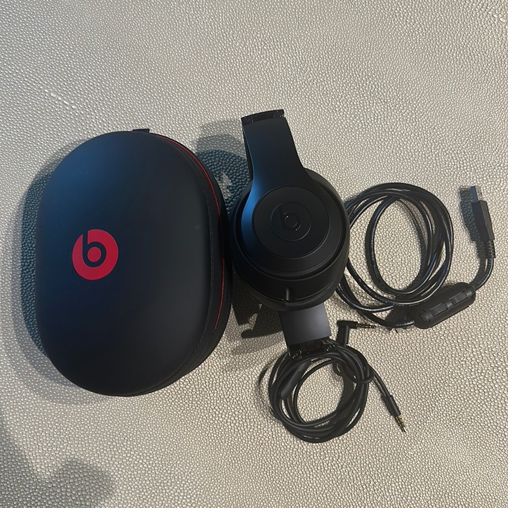 Beats by Dre studio 3